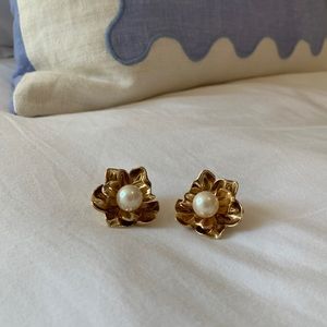Kate Spade Gold Flower Pearl Earrings